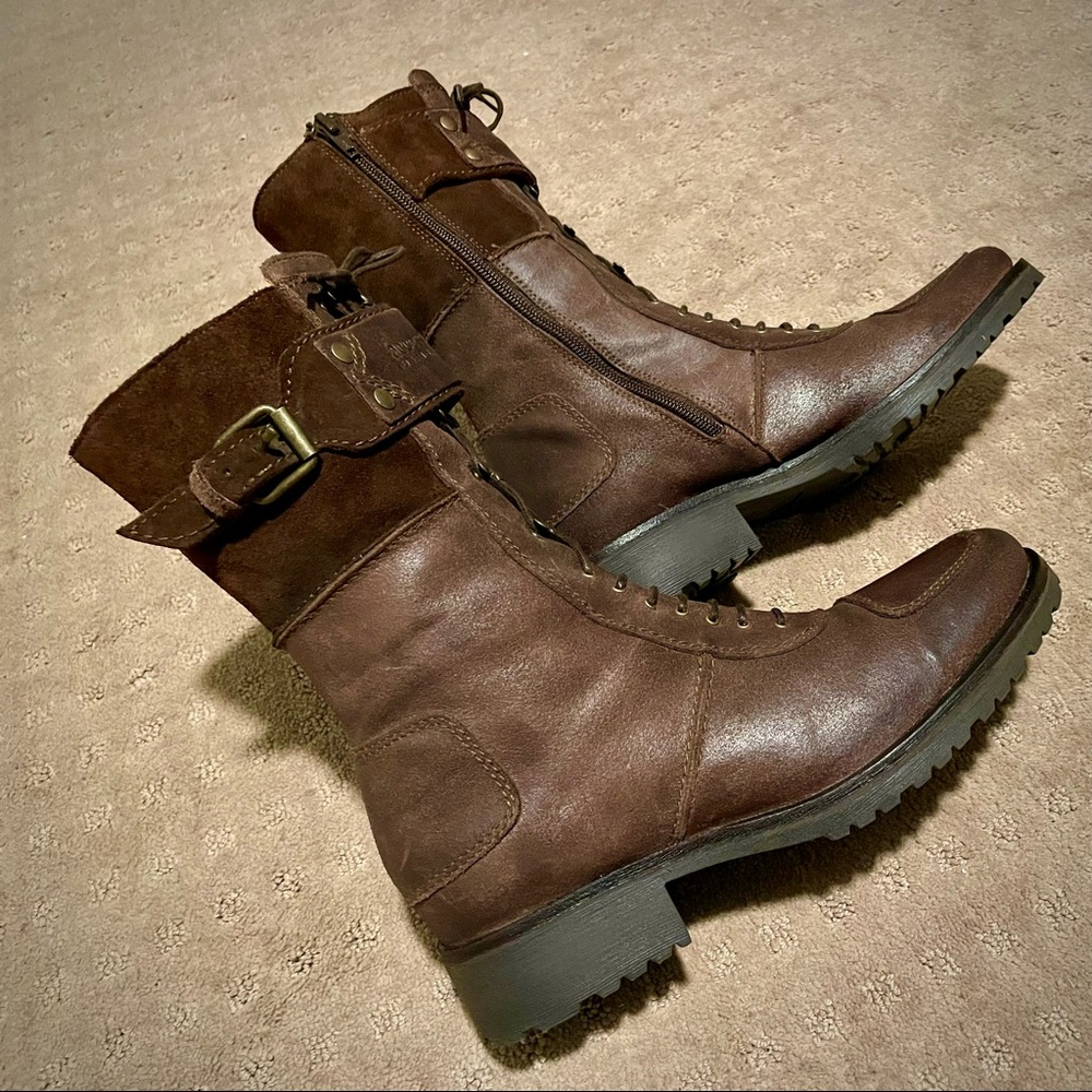 Assessoire Détente Paris handmade motorcycle combat boots waxed suede, leather.